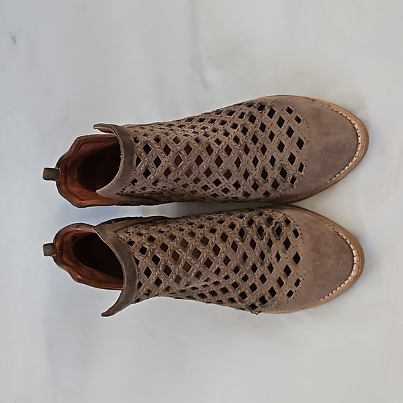 Jeffrey Campbell Taggart Open Weave Cut Out Bootie Suede Beige Tan Size 8 - Picture 5 of 13